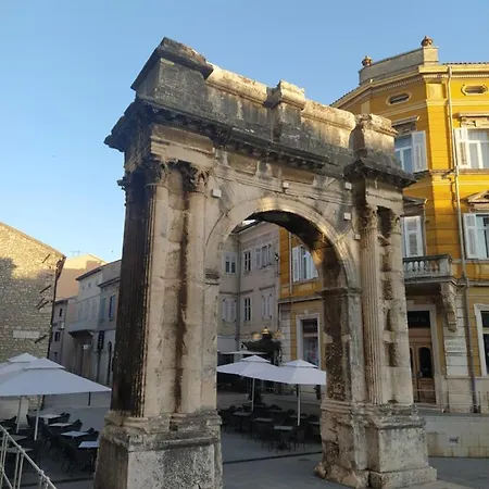 Dejan Apartment Pula