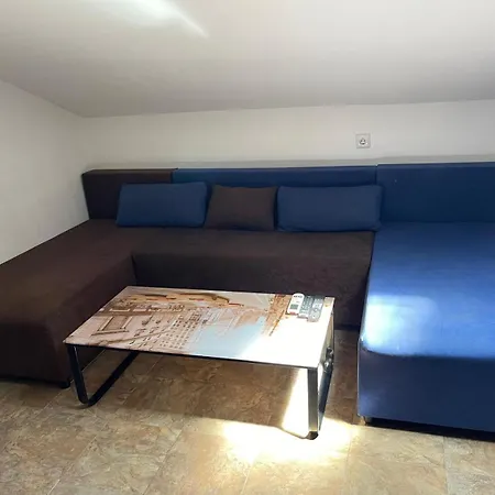 Dejan Apartment-top Centar * 普拉