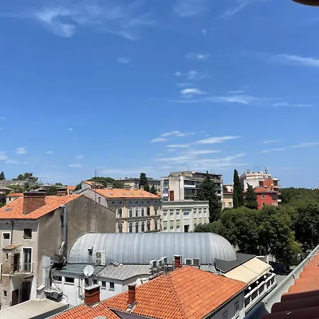 Dejan Apartment-top Centar 普拉