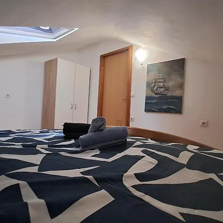 Dejan Apartment-top Centar *