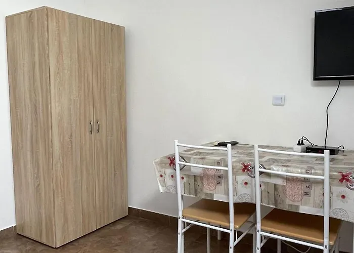 Dejan Apartment-top Centar Appartement