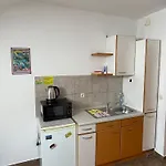 Dejan Apartman Pula