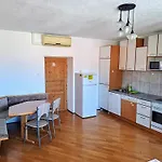 Apartman Dejan Pula